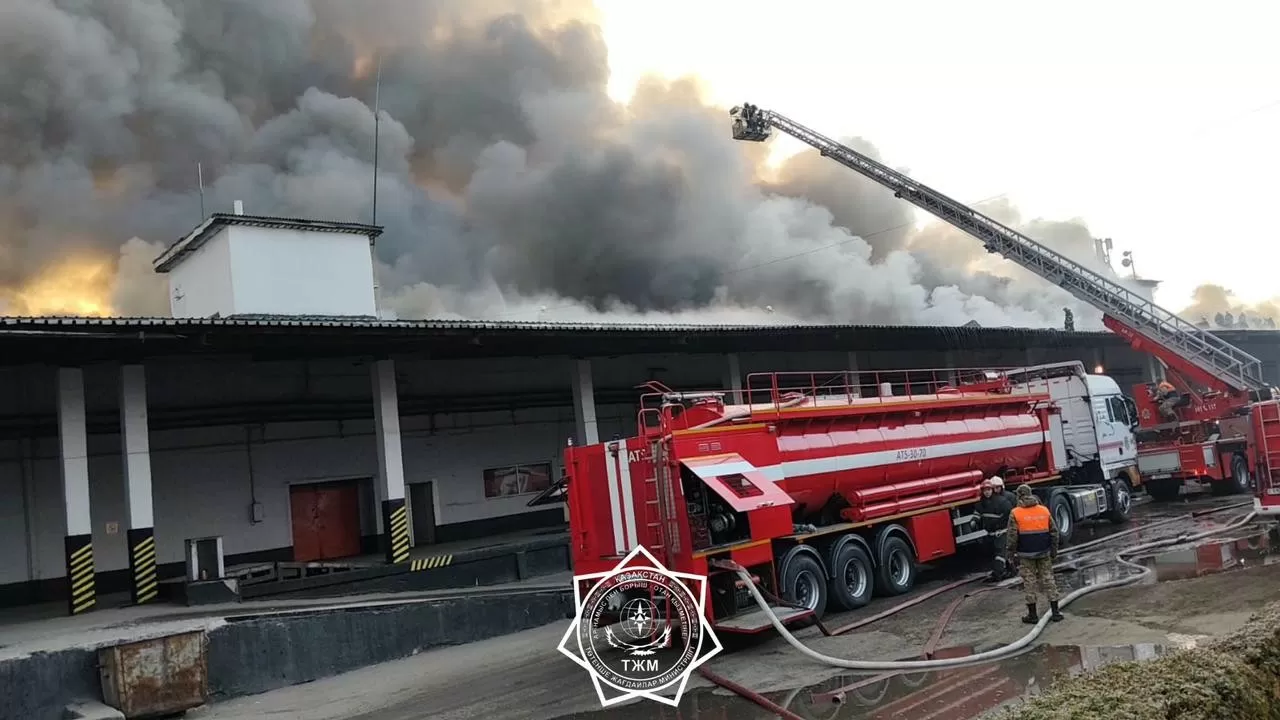 Алматыда өртке 80 адам жұмылдырылды