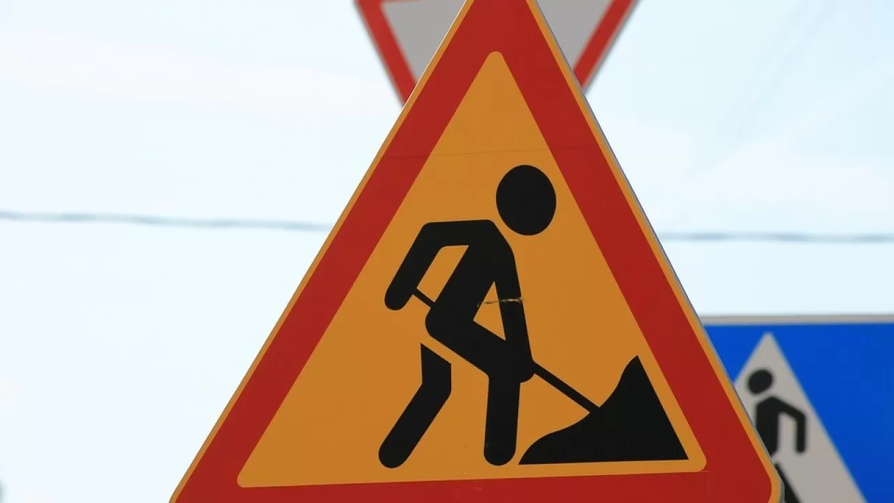 В Алматы перекрыли оживленный перекресток 