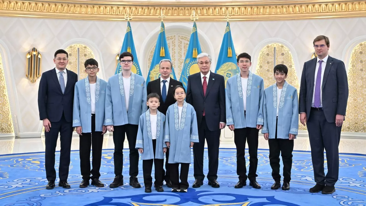 Успехи юных спортсменов прославляют Казахстан &ndash; Токаев юным шахматистам