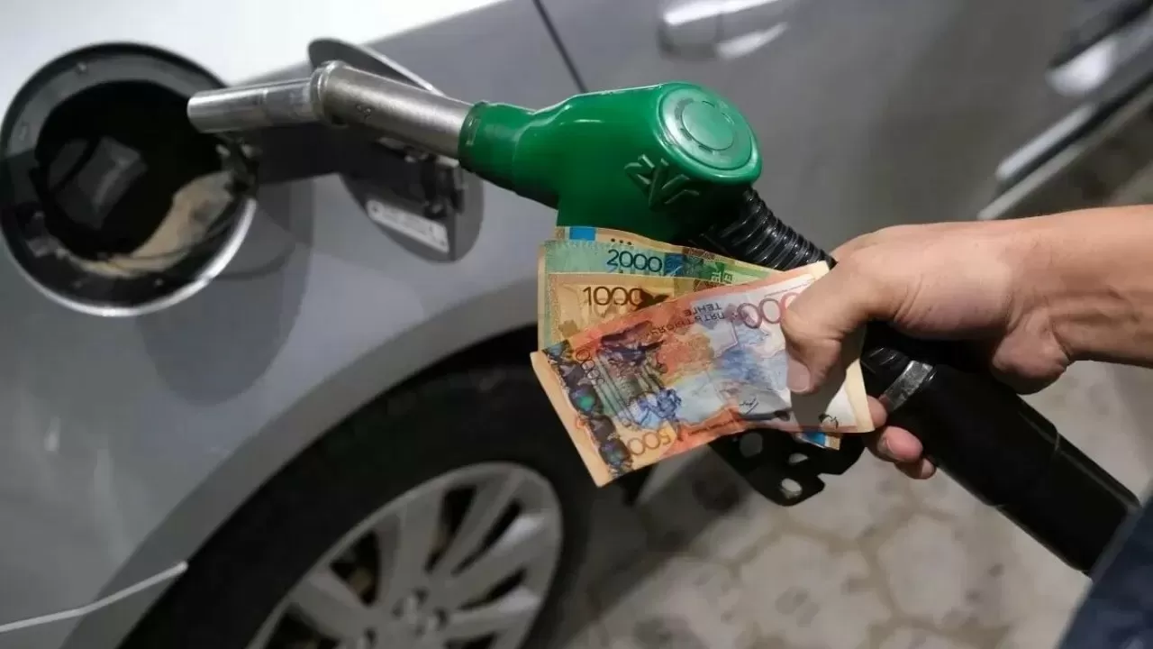 Казмунайгаз повысил оптовые цены на бензин Аи-95