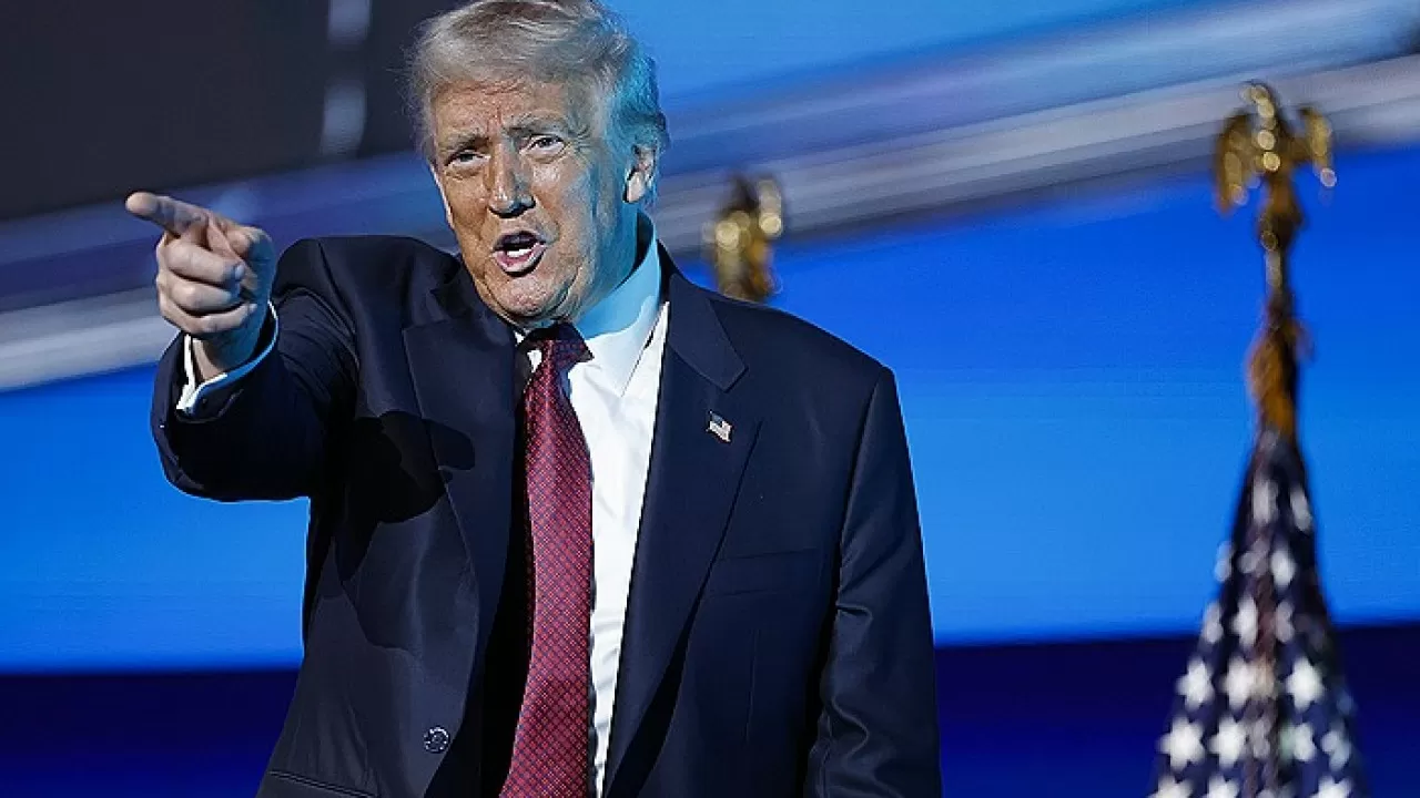 Трамп поручил минюсту расследовать связи Клинтона с Эпштейном