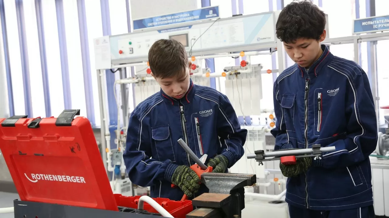 Год рабочих профессий задал новый стандарт в Алматы 