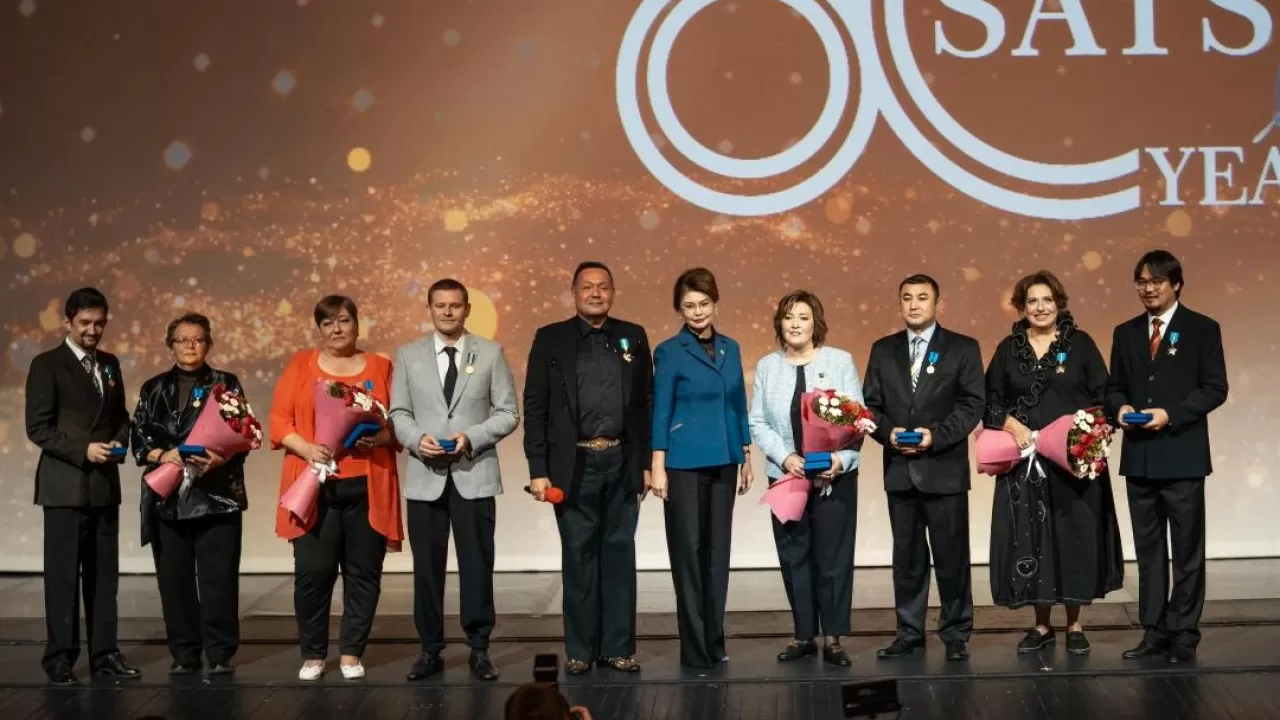 Президент Наталия Сац атындағы театрды 80 жылдық мерейтойымен құттықтады