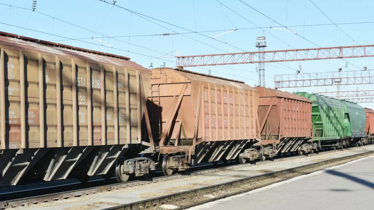ҚТЖ: 2,5 мыңнан астам вагон станцияларда кептеліп тұр