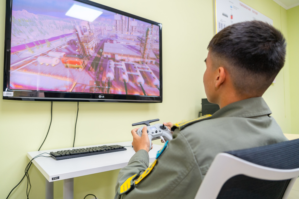 Основам кибербезопасности и конструирования дронов учат в лицее