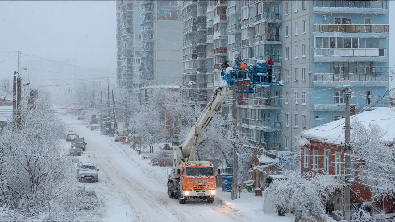 Жители микрорайона в Усть-Каменогорске сидят без света и воды