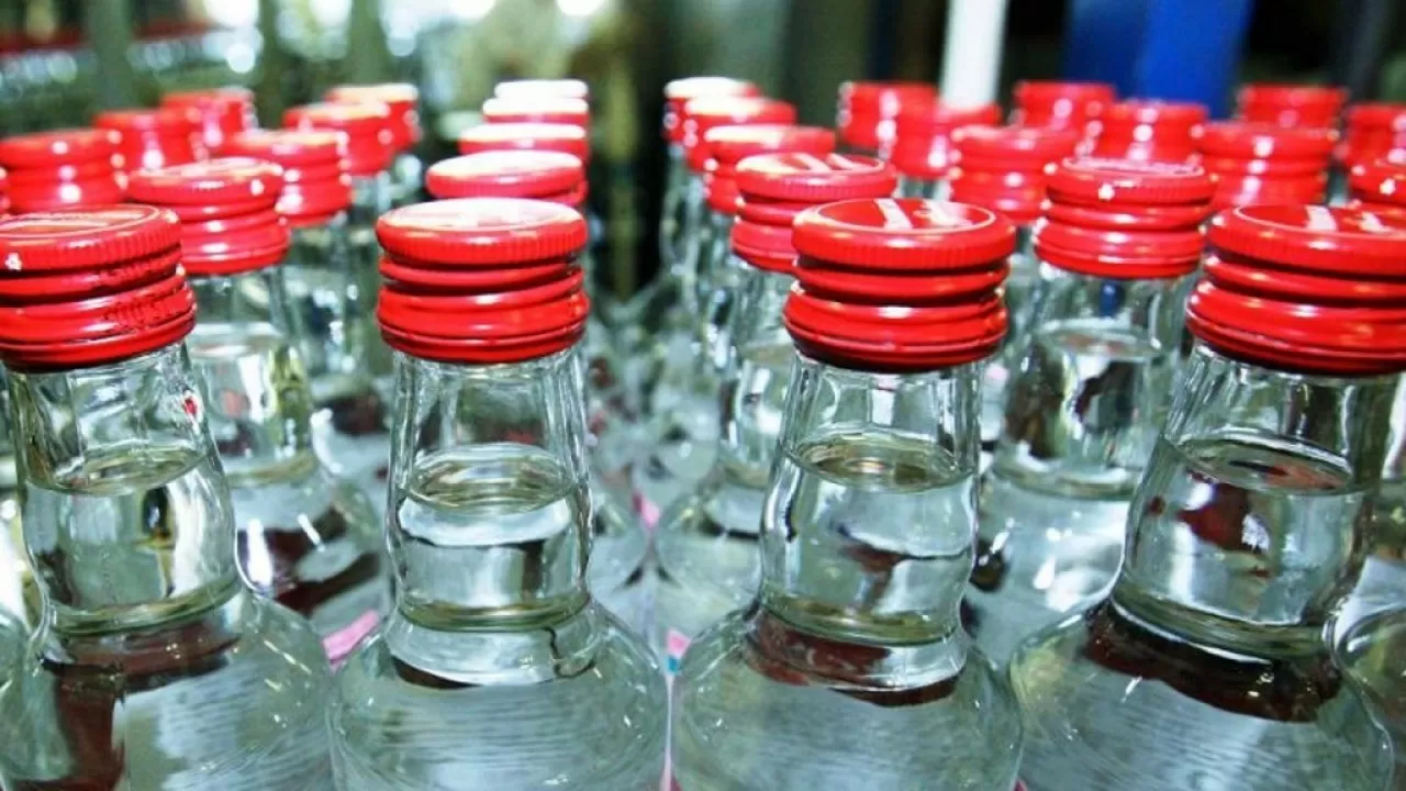 Почти 100 нарушителей поймали за незаконную продажу алкоголя в Уральске 