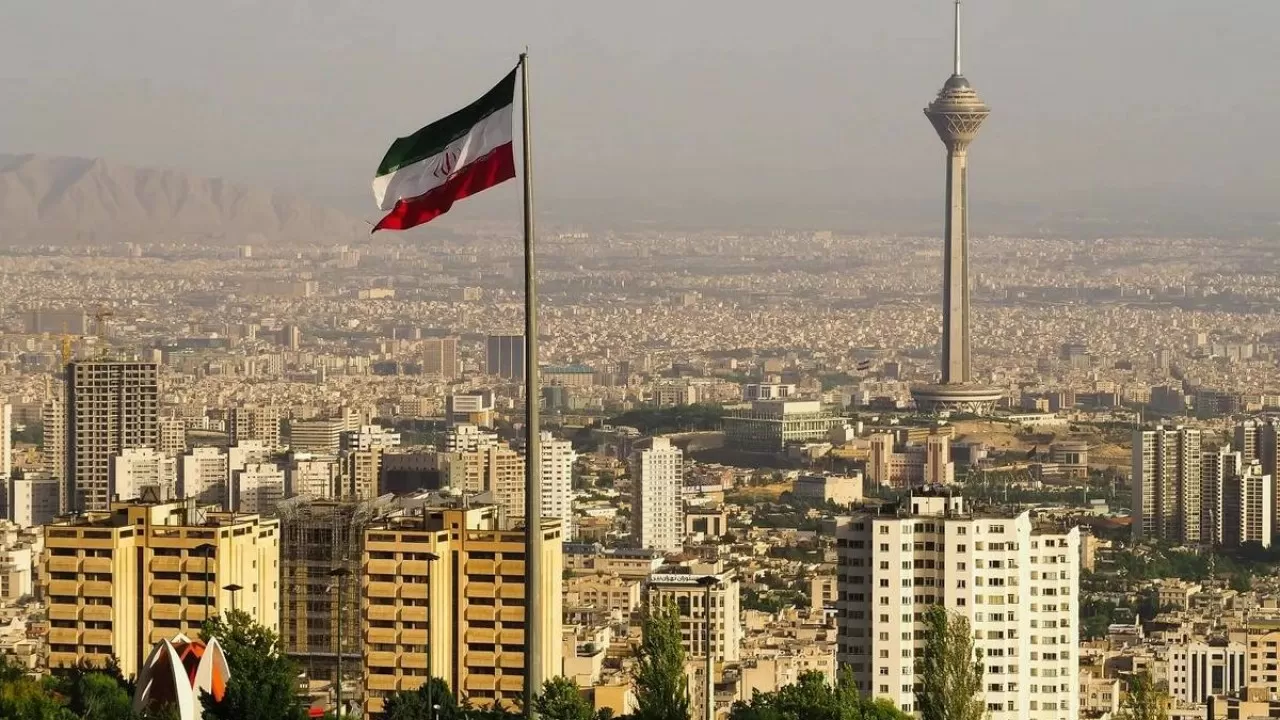 "Бізде таңдау жоқ. Бұл – қажеттілік": Иран президенті астананы Тегераннан көшіруді ұсынды