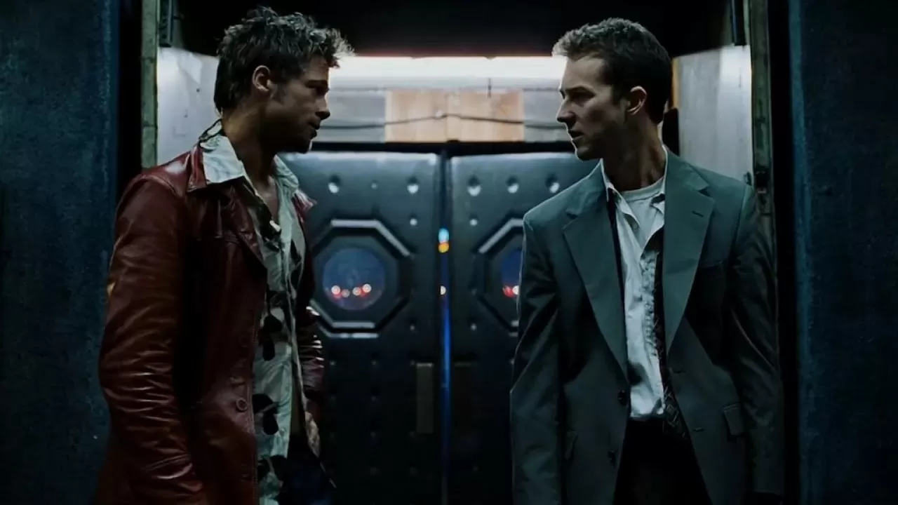 Из фильма "Бойцовский клуб" вырезали сцены с мужскими объятиями  