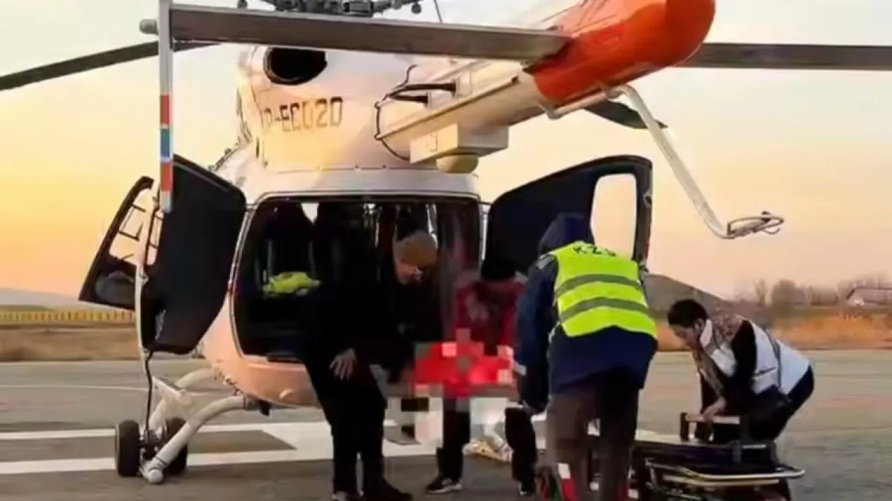 Пострадавшего после паления с крыши срочно доставили вертолетом в Талдыкорган 