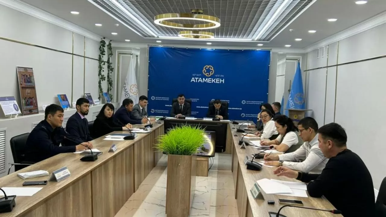 В Казахстане запретят ездить на этом транспорте: стройка под угрозой остановки 