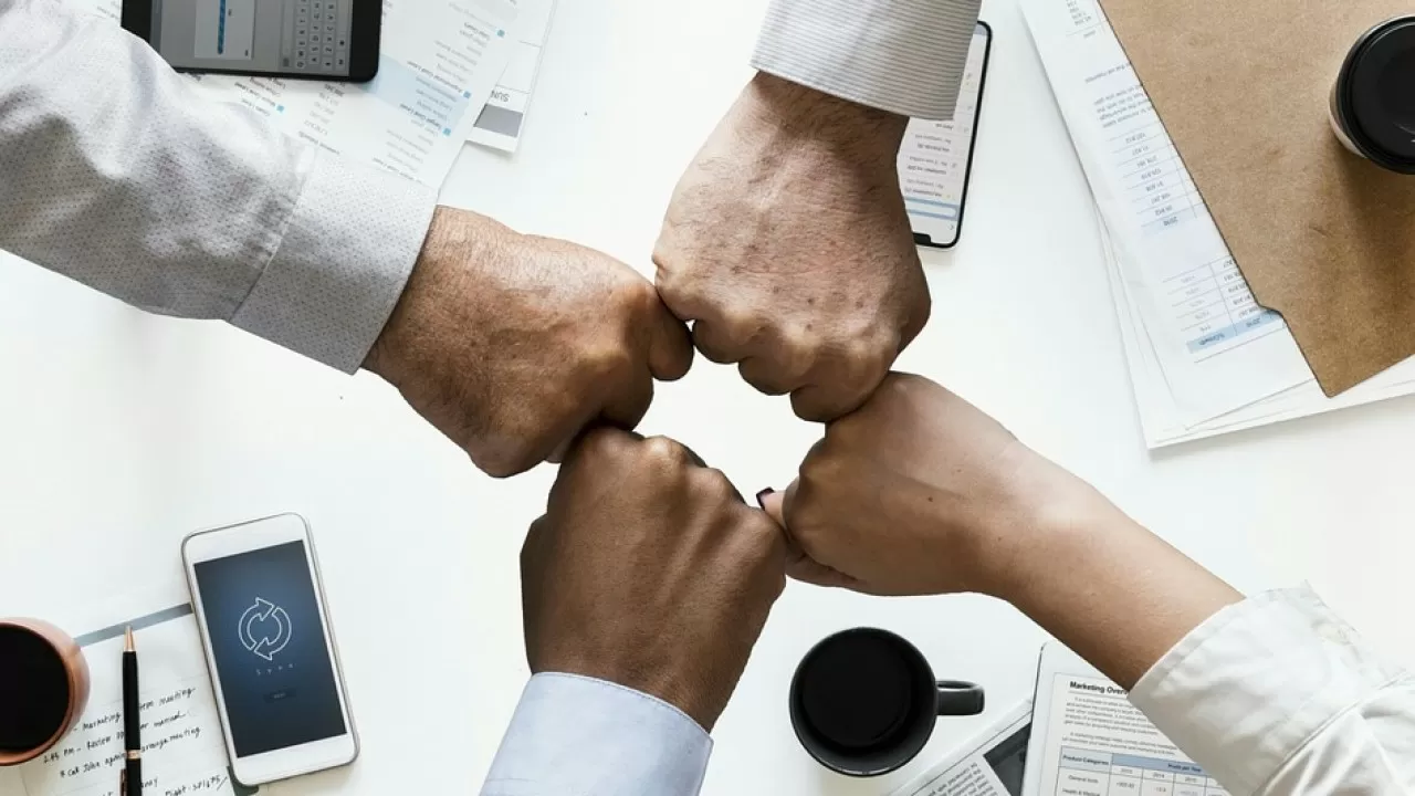 В каких отраслях деловая активность сохраняет уверенный рост в Казахстане 