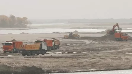 Көксарай су реттегішінен 60 мың текше метр құм мен қиыршық тас шығарылды