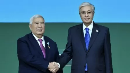 Аманғос Төлеуовке «Қазақстанның Еңбек Ері» атағы берілді