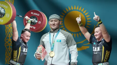 Қазақстандық ауыр атлет бірден 3 алтын медаль жеңіп алды