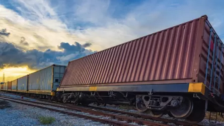 Ақмола облысында 8 вагон рельстен шығып аударылып қалды