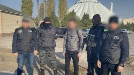 Шымкентте мешіттің жанынан 38 жастағы есірткі курьері ұсталды
