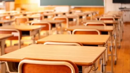 Школа для одаренных детей в Алматы получила новое имя и здание 