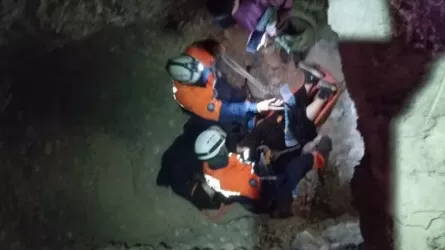 Женщина упала в 4-метровую яму в Жамбылской области