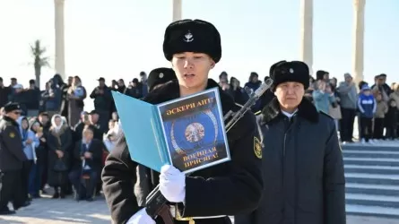 Каспий жағалауында 200-ден аса матрос Отанға адал болуға ант берді