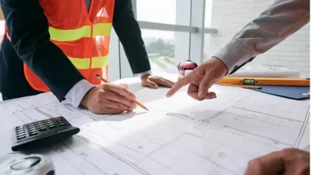 В Атырау требуют независимой экспертизы из-за проблем с госжильем