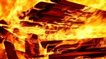 Девять детей и трое взрослых стали жертвами пожара на юге Казахстана 