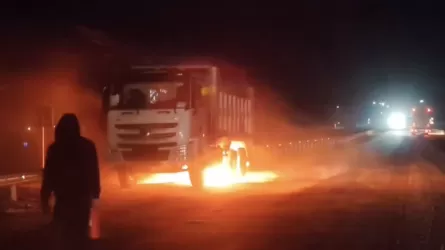 Алматы–Өскемен тас жолында жүк көлігі өртенді