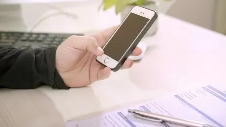 Почему запрет смартфонов  в казахстанских школах – бессилие взрослых 