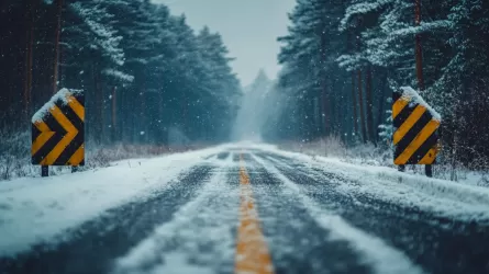 Участки двух трасс закрыли в ЗКО 