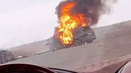 Восемь человек погибли в ДТП с пожаром на западе Казахстана 