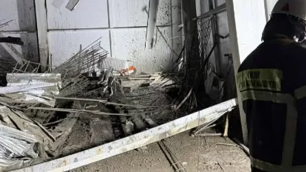 Павлодарда құлаған мектеп ғимаратының астынан ер адамның денесі табылды