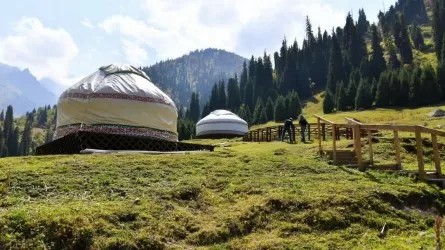 Алматы заполонили иностранные туристы, обогнав Китай по турпотоку