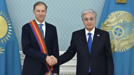 Президент Денис Мантуровты І дәрежелі «Достық» орденімен марапаттады