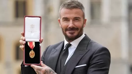 Карл III посвятил Дэвида Бекхэма в рыцари