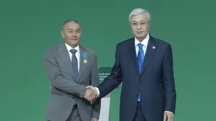 Ұлытаулық еңбеккер Президент қолынан «Ерен еңбегі үшін» медалін алды