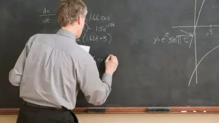 Қазақстанның бір облысында мектептер зейнеткерлердің күшімен жұмыс істеп тұр