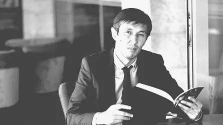 Танымал журналист Азат Рыстанбек өмірден өтті