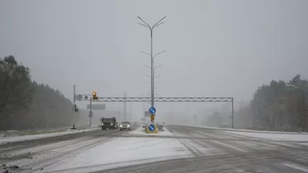 Полицейлер ауа райына байланысты жүргізушілерге ескерту жасады