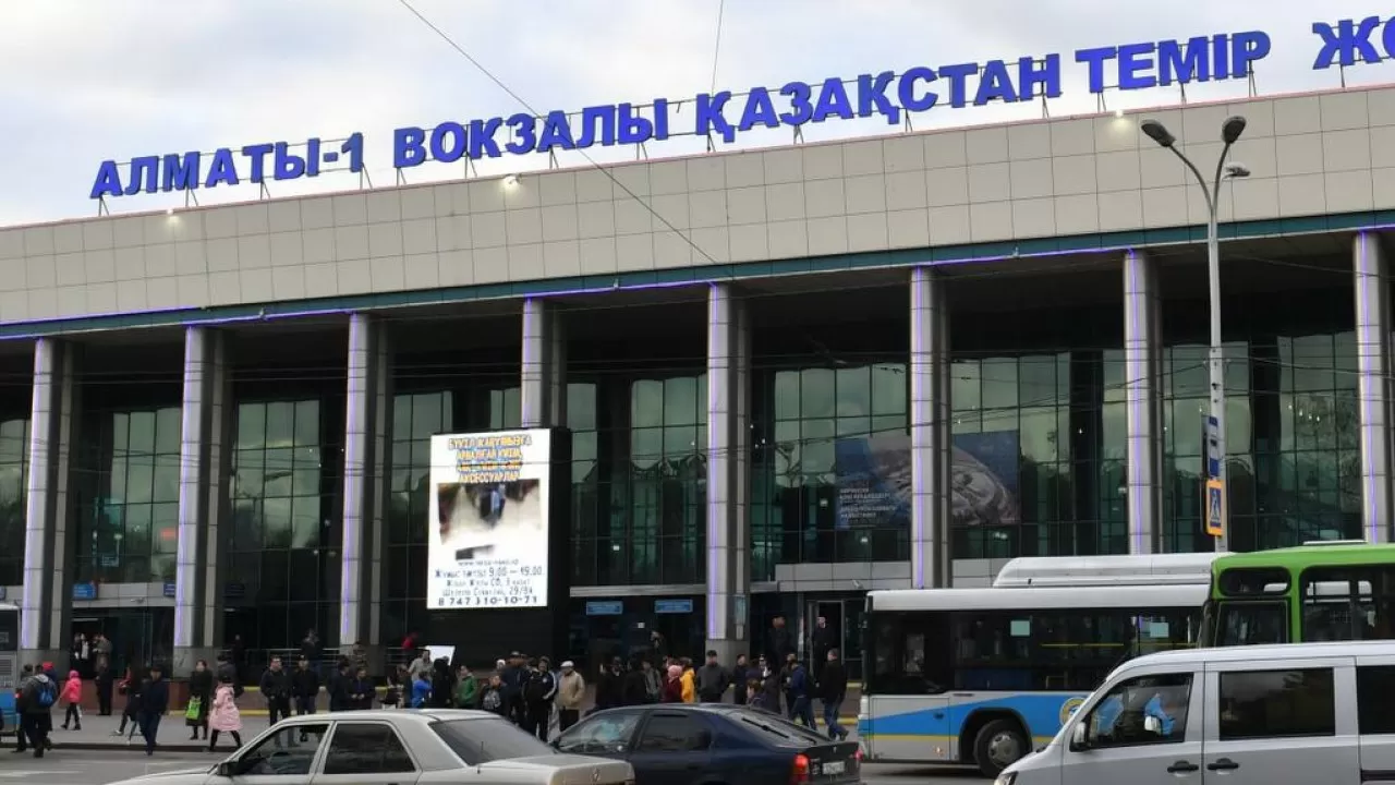 Дархан Сатыбалды "Алматы-1" вокзалының жаңғыртылу барысын тексерді