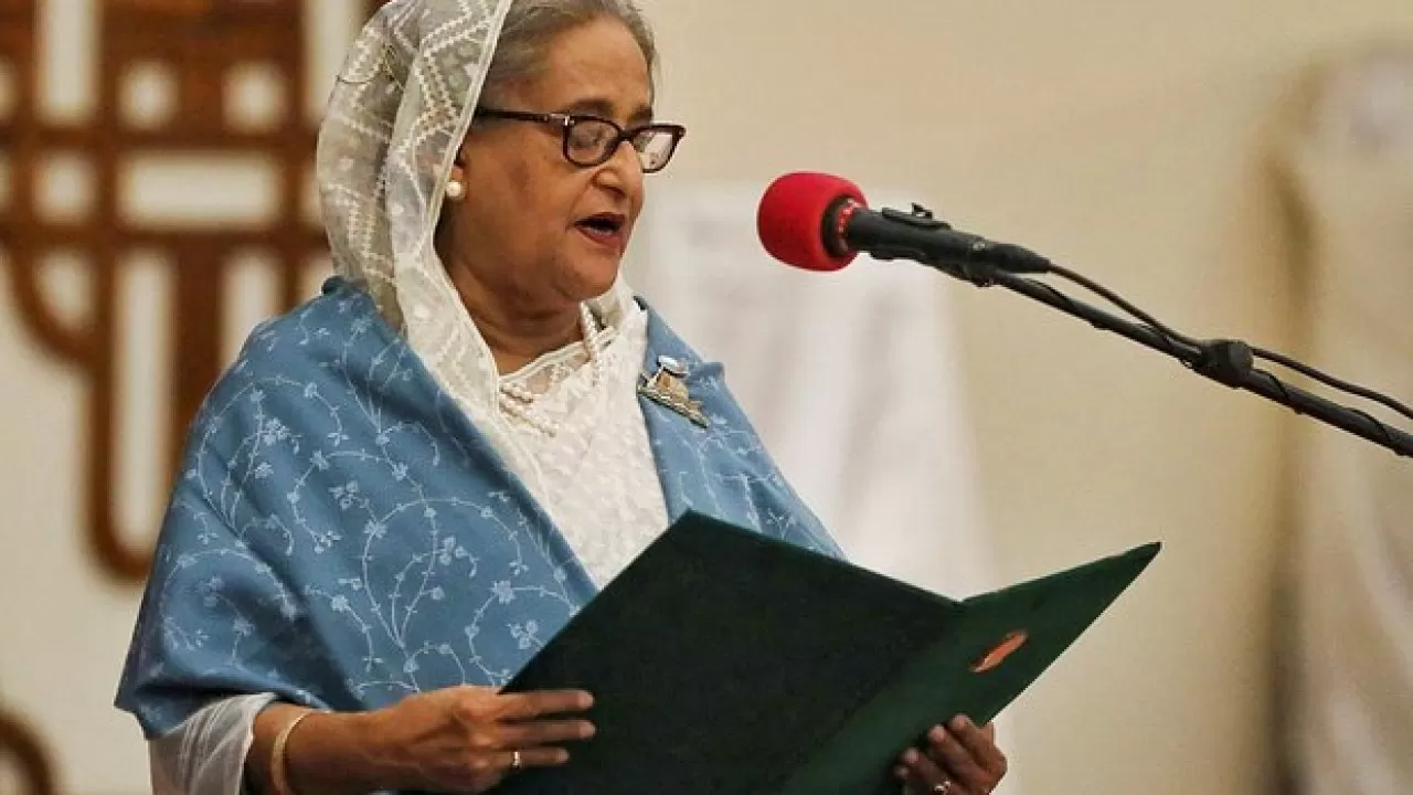 Экс-премьера Бангладеш приговорили к смертной казни