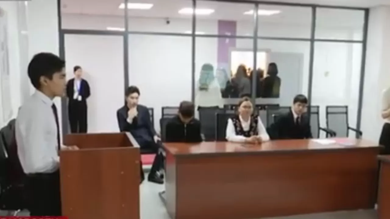 "Закон и порядок": в школе-гимназии №97 открыт кабинет "Әділет Алаңы"