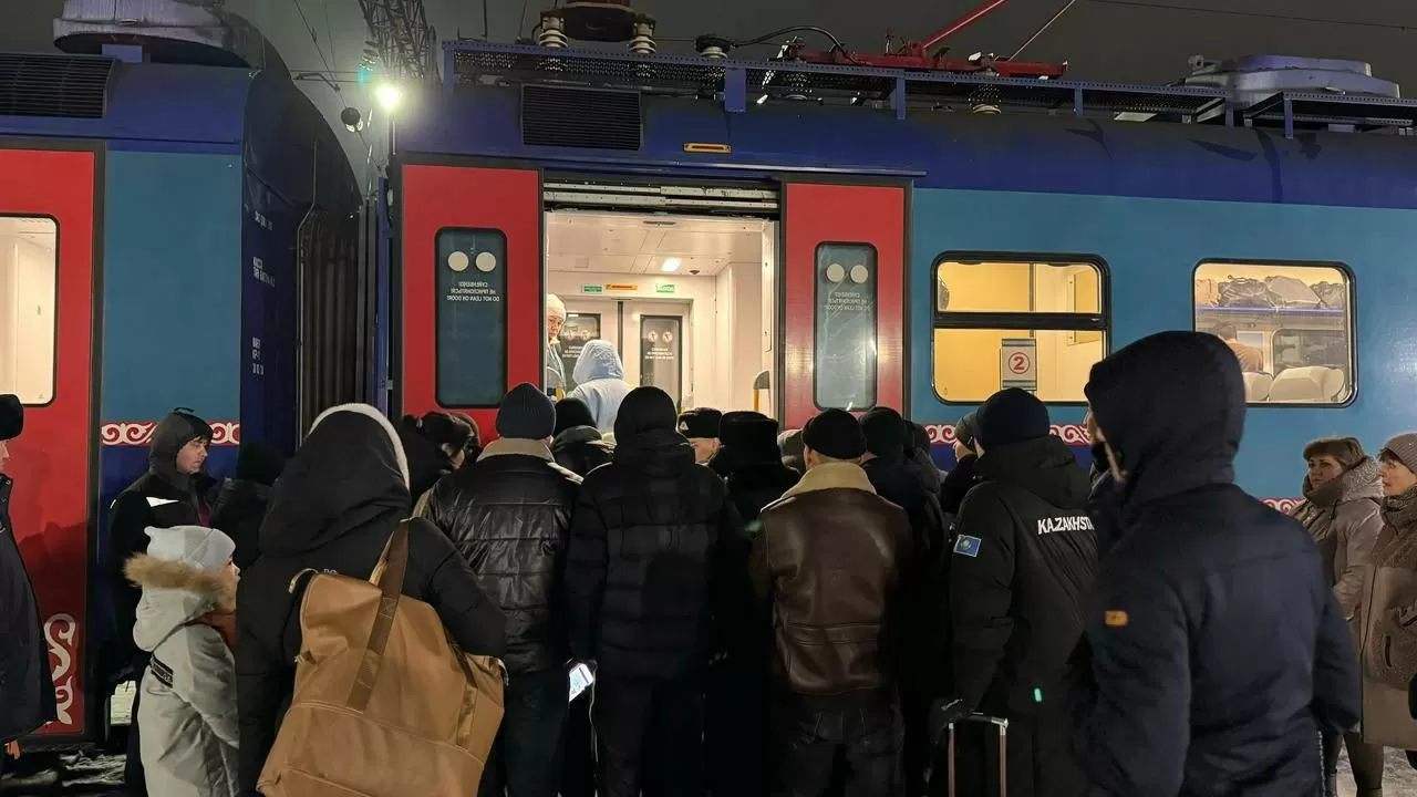 Жолда қалып қойғандар үшін ҚТЖ қосымша 13 пойызды іске қосты 