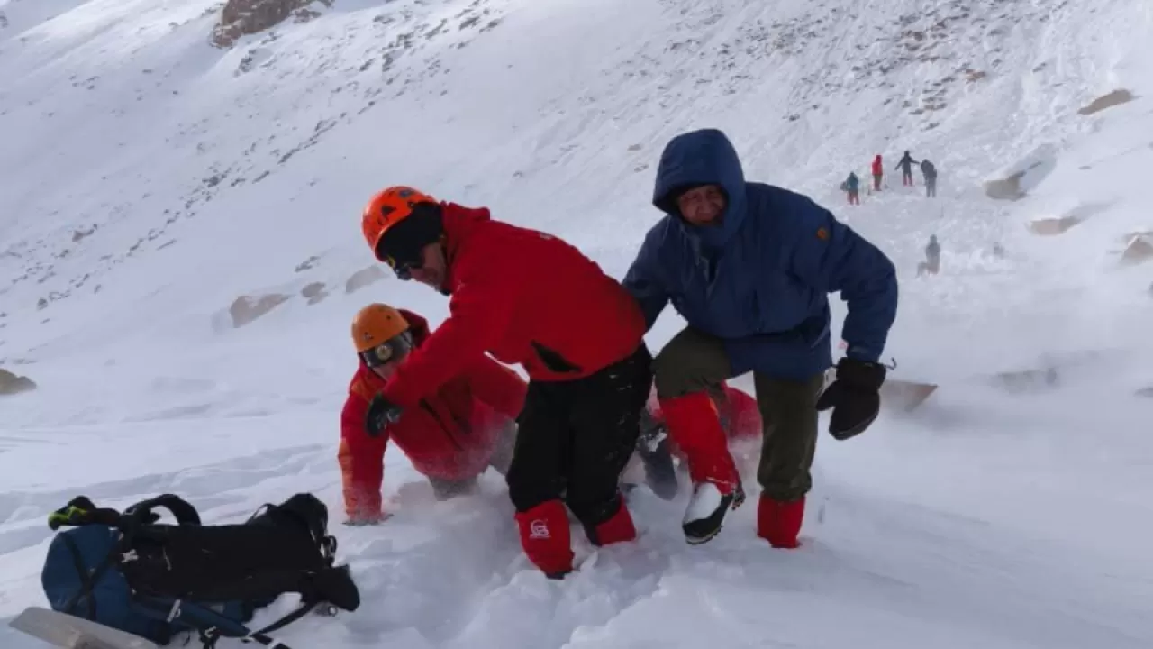  Трагедия в горах Алматы: спасатели обнаружили тела троих погибших 