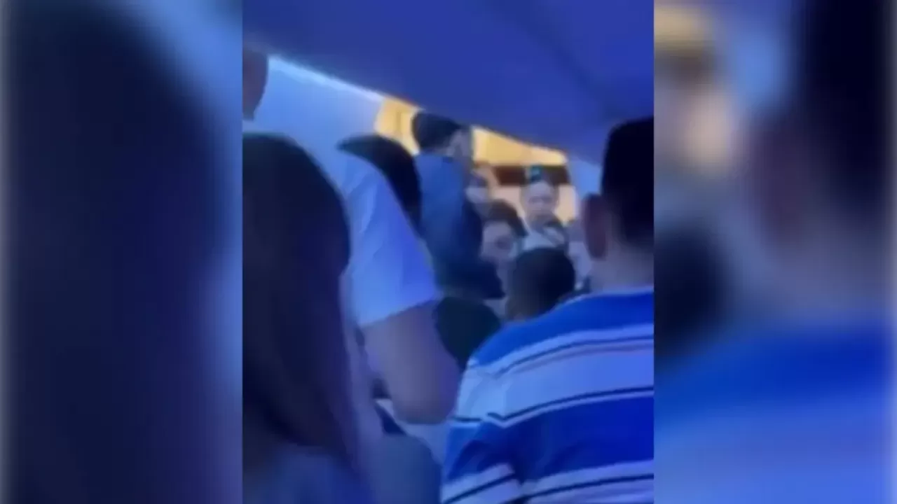 Алматыдан Тайландқа ұшқалы тұрған ұшақта төбелес болды