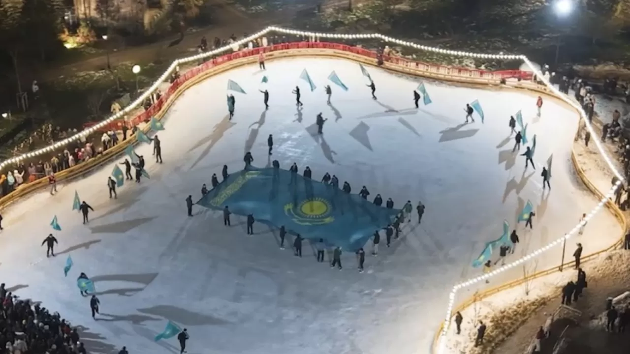 Алматы жастары Тәуелсіздік күніне орай патриоттық флешмоб ұйымдастырды