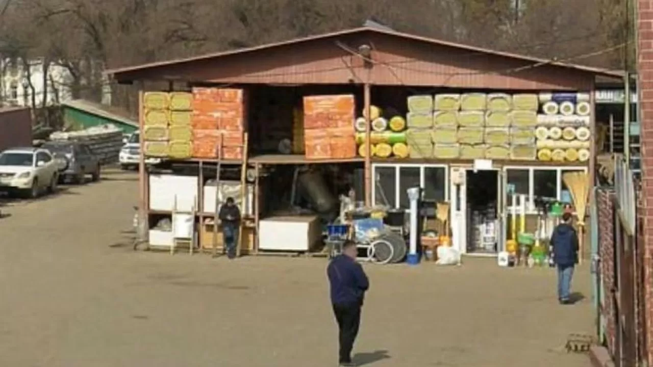 В Алматы сносят рынок