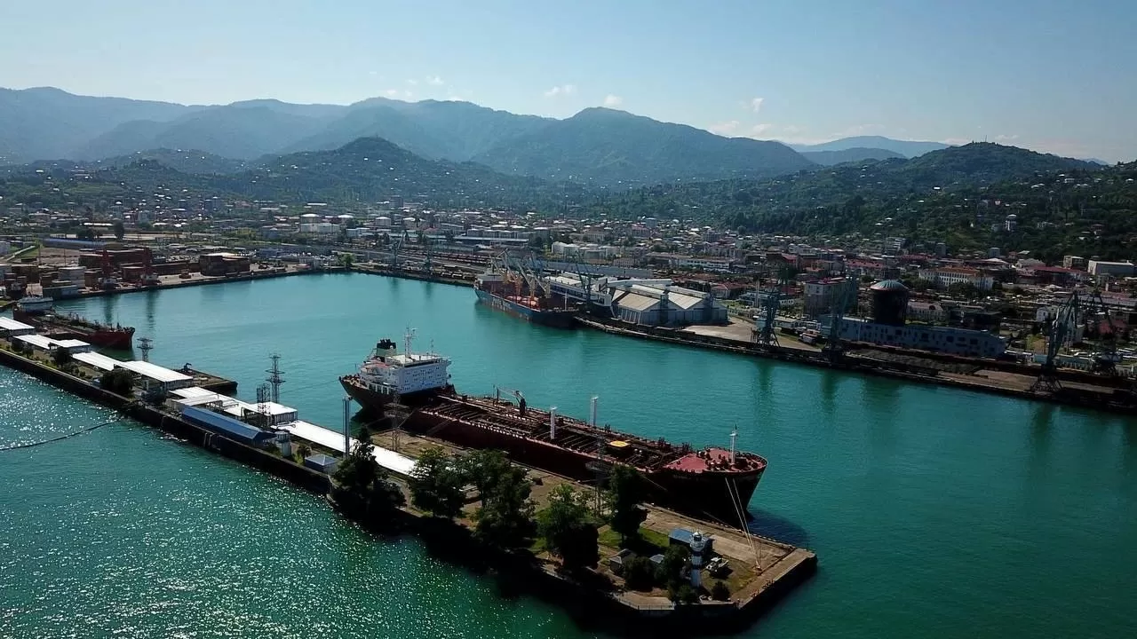 Грузияда мұнайды заңсыз сатқан 3 қазақстандық ұсталды: ҚМГ ресми мәлімдеме жасады