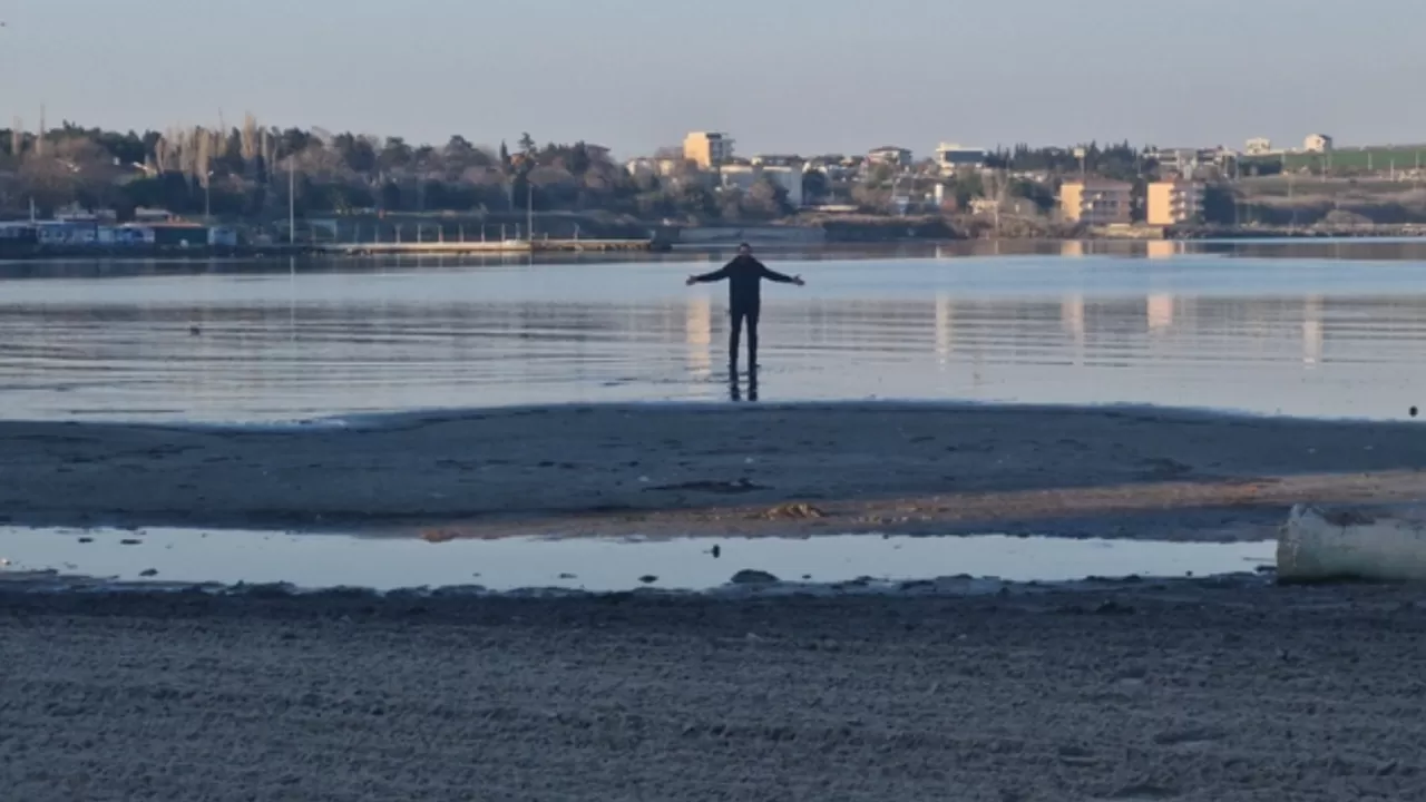 Мраморное море в Турции отступило на 20 метров от берега  