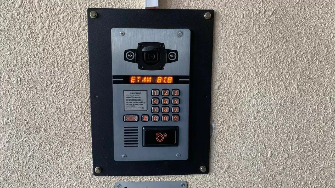 Қарағандыда іздеуде жүргендерді анықтайтын домофондар орнатылды