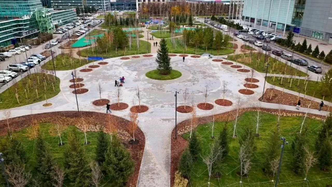 Надо заглядывать и за фасады - Токаев о благоустройстве столицы